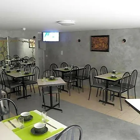 L'ostalou Hotell 2*